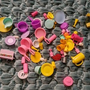 Barbie Lot - Kitchen